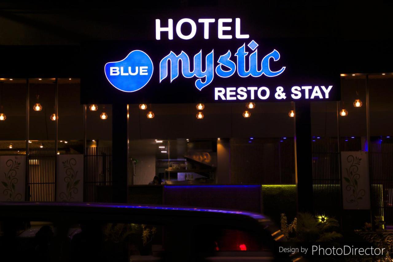 Hotel Blue Mystic Хинджевади Екстериор снимка